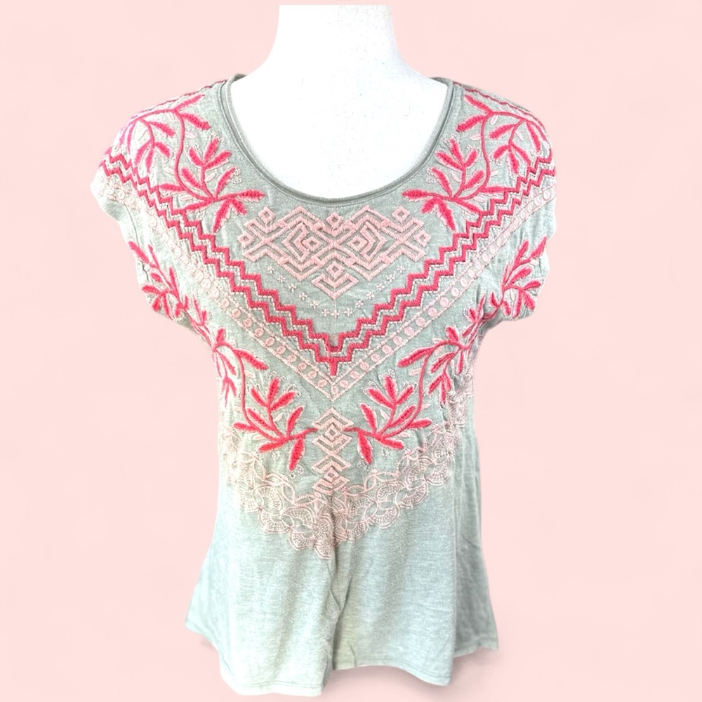 Johnny Was JW Los Angeles SZ XS pale Green embroidered Cap Sleeve Blouse